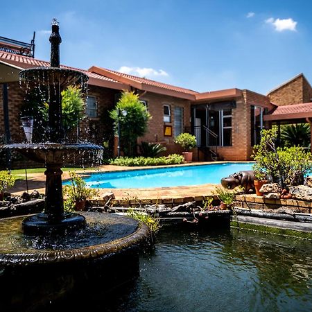 Asante Guest House Vanderbijlpark Extérieur photo