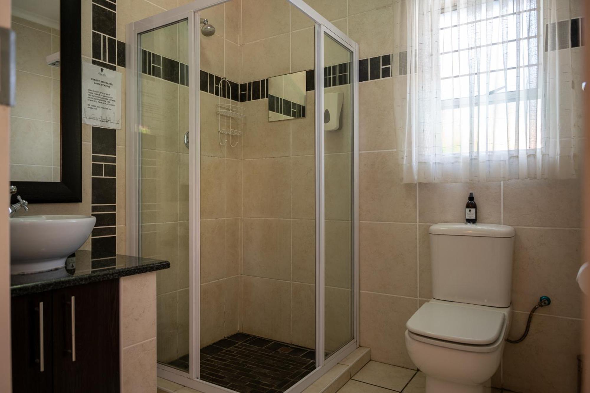 Asante Guest House Vanderbijlpark Extérieur photo