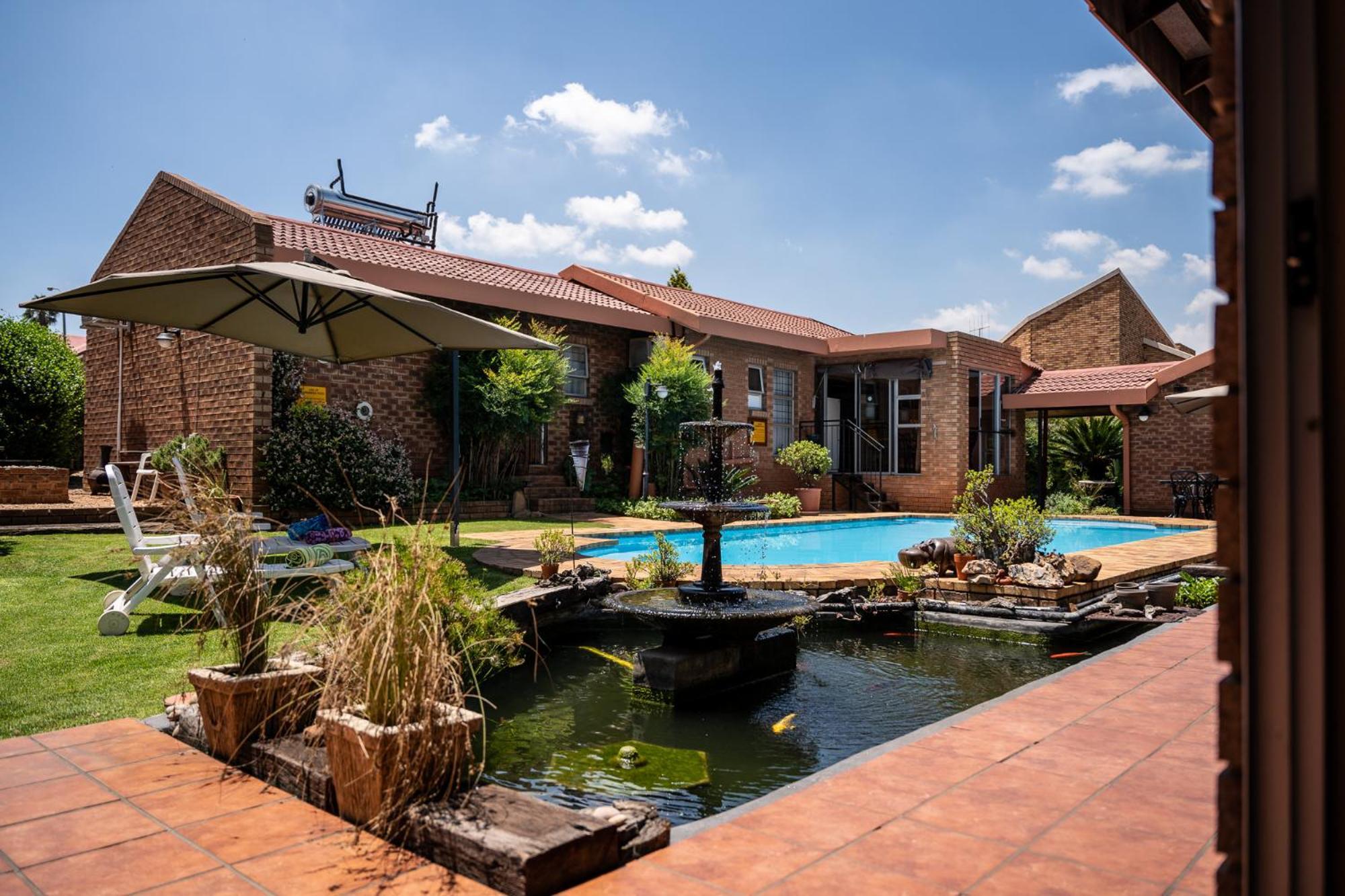 Asante Guest House Vanderbijlpark Extérieur photo