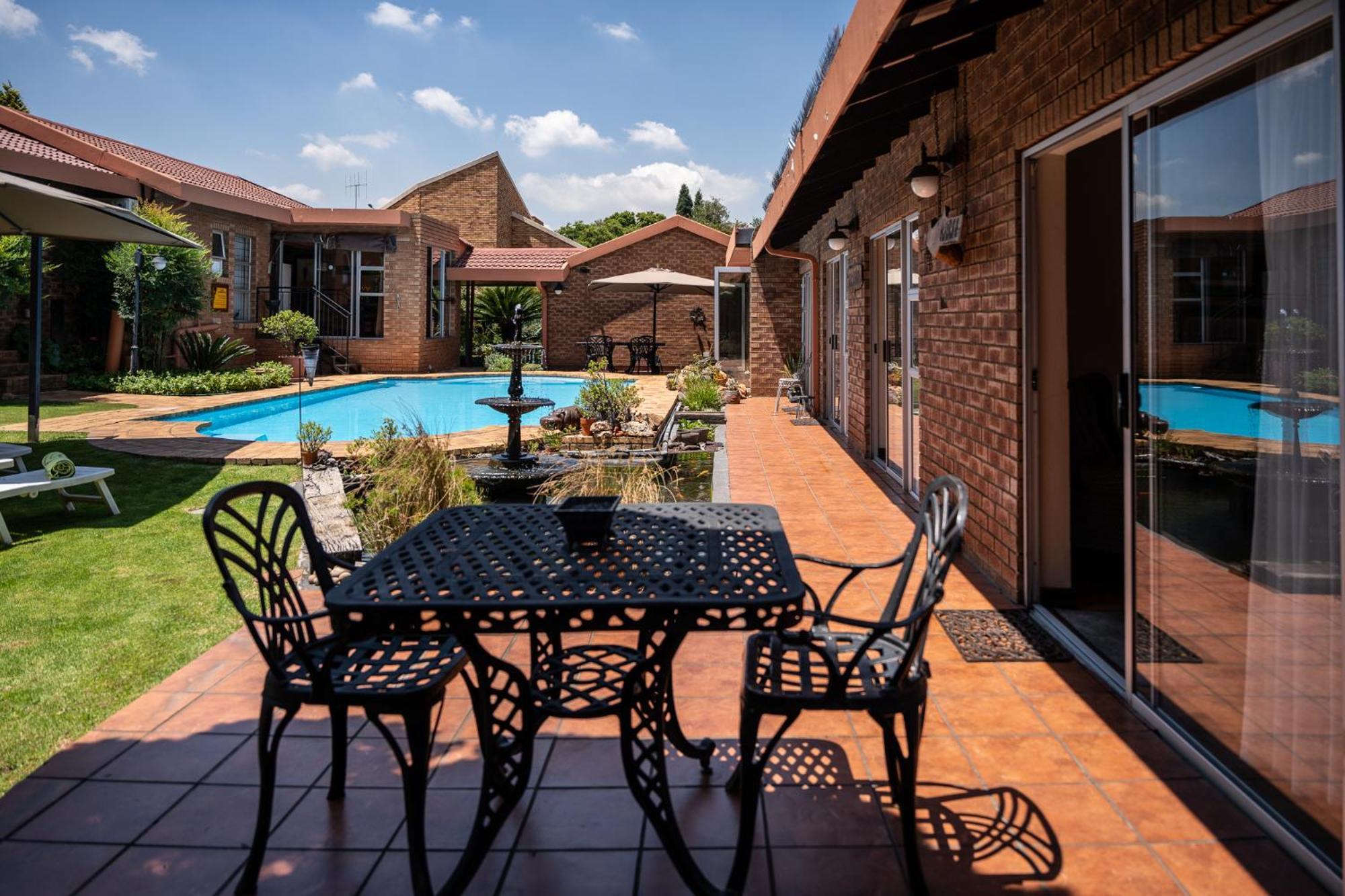 Asante Guest House Vanderbijlpark Extérieur photo