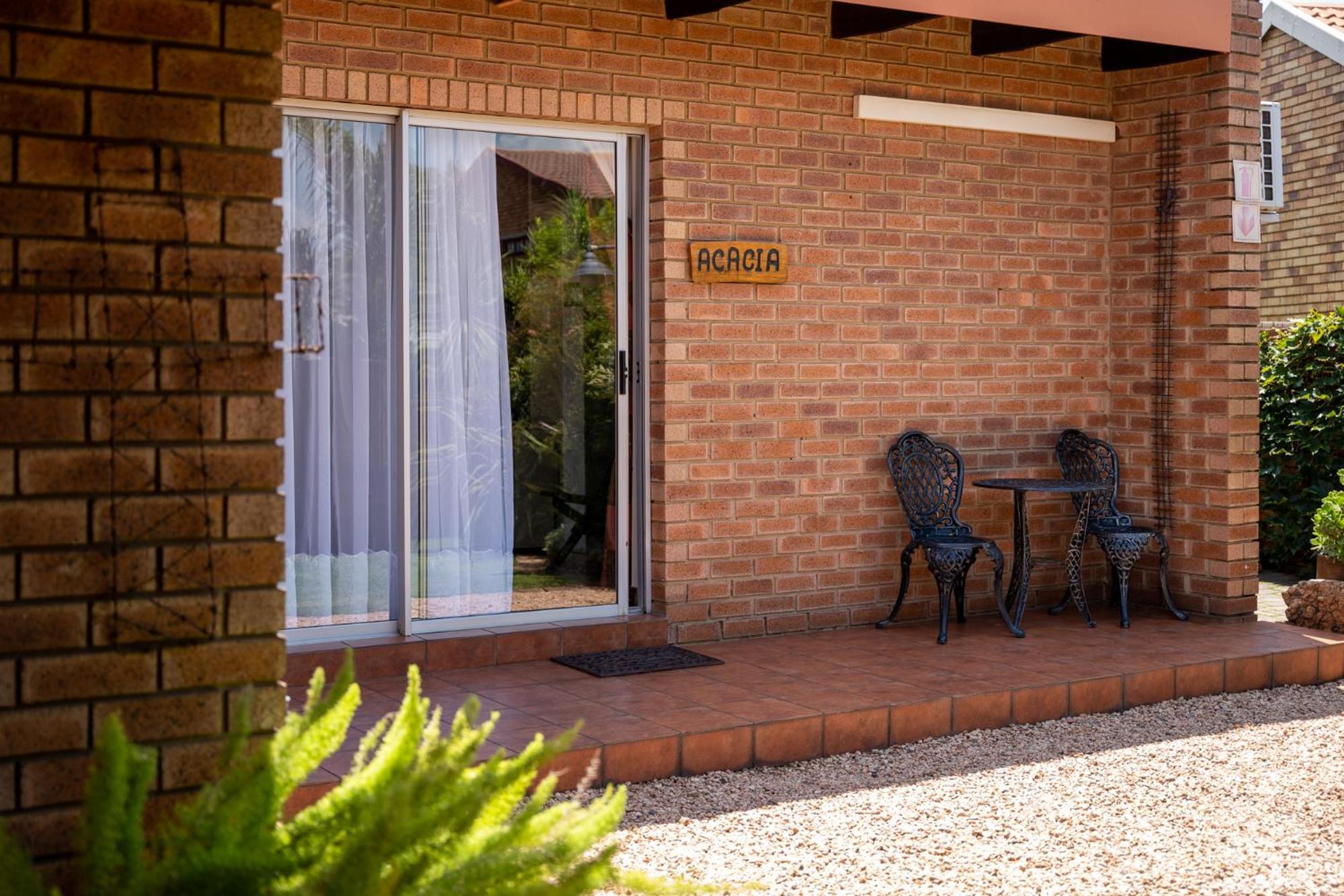 Asante Guest House Vanderbijlpark Extérieur photo