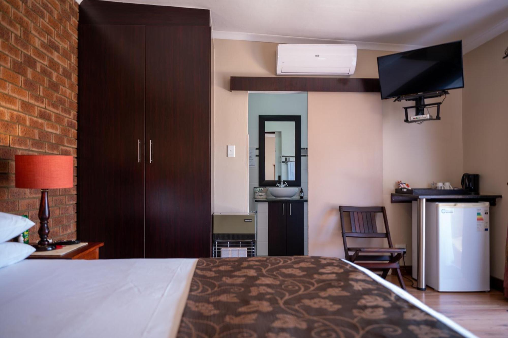 Asante Guest House Vanderbijlpark Extérieur photo