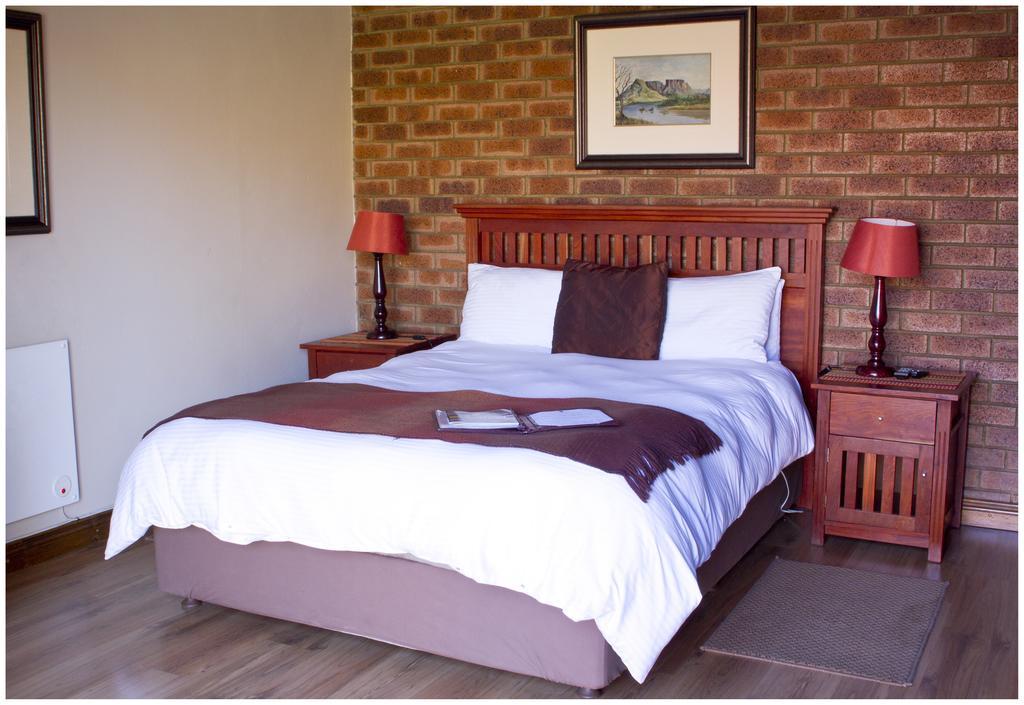 Asante Guest House Vanderbijlpark Extérieur photo