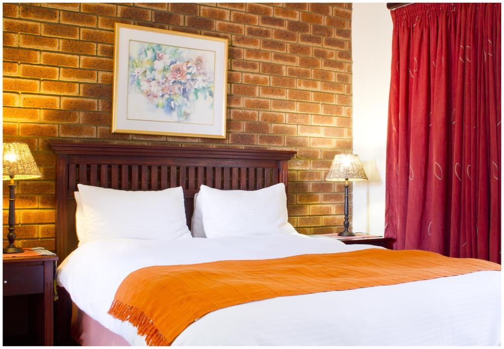 Asante Guest House Vanderbijlpark Extérieur photo