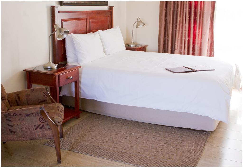Asante Guest House Vanderbijlpark Extérieur photo