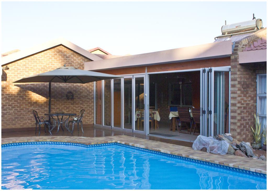 Asante Guest House Vanderbijlpark Extérieur photo